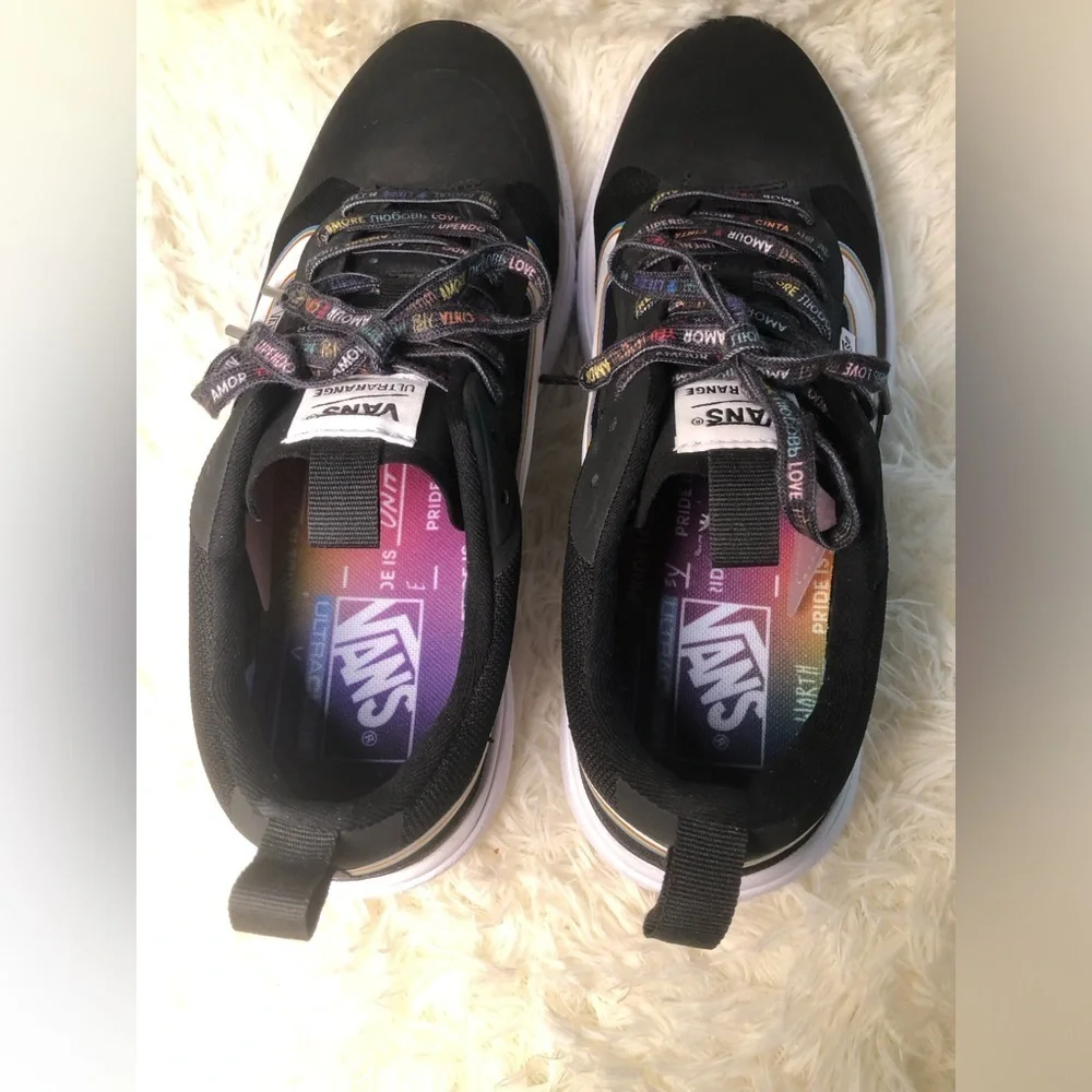 Vans Black/Pride Sneakers w/ White Stripe & Rainbow Trim Men’s 9 Women’s 10.5 🌈